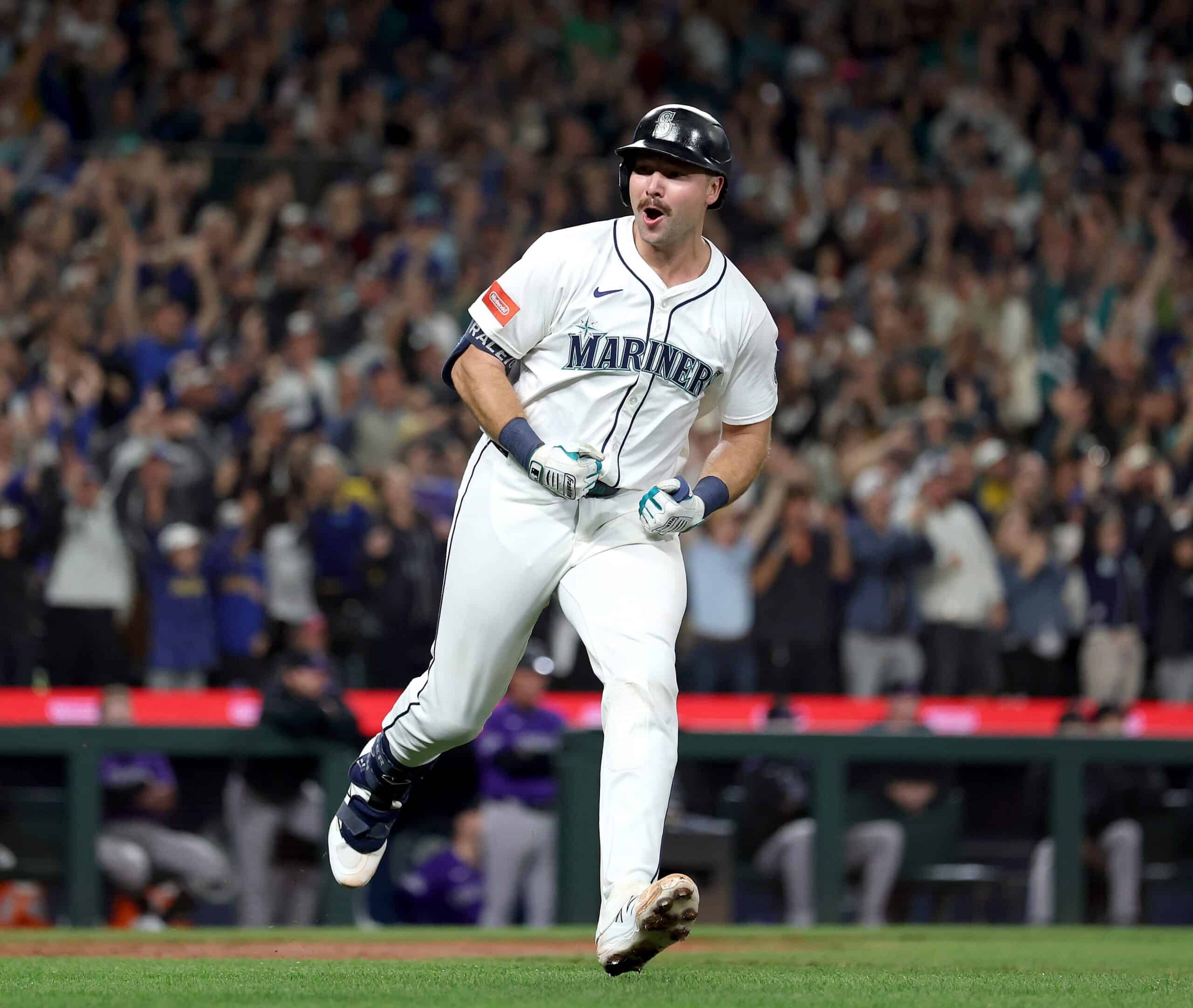 Cal Raleigh of the Seattle Mariners